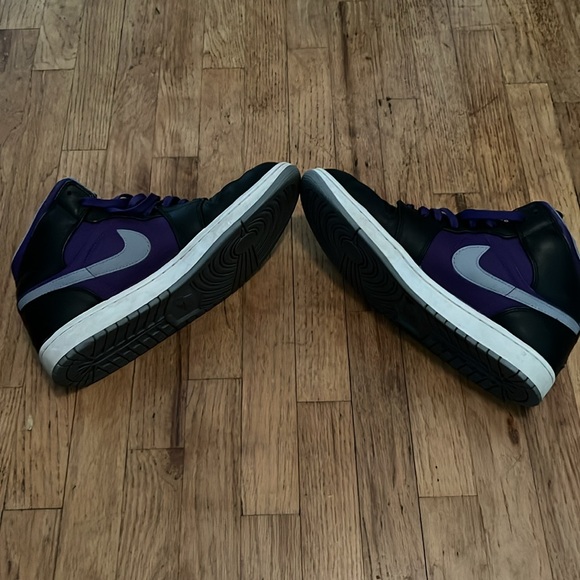 Air Jordan AJ 1 purple and black - Picture 3 of 4